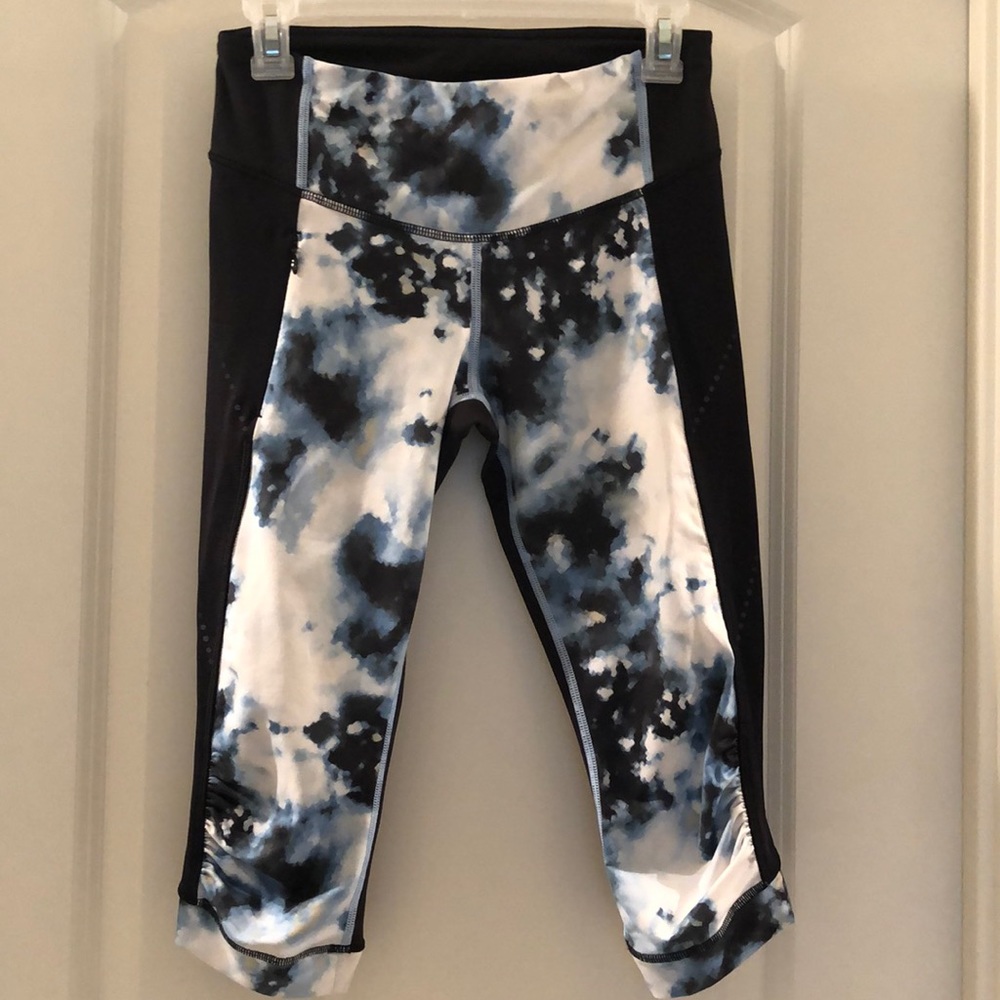 Lululemon crops